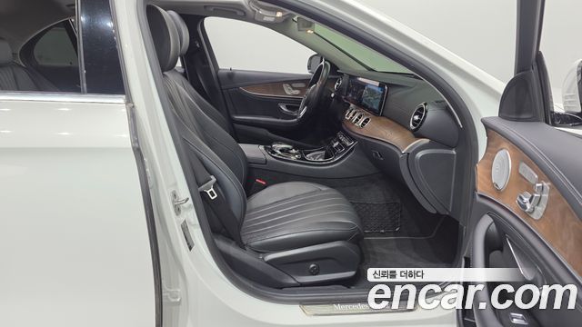 Mercedes-Benz E-Class (W213) E300 4MATIC Exclusive 2020 — фото 11
