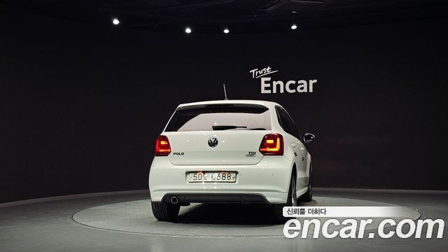 Volkswagen Polo 1.4 TDI R-Line 5th 2016 — фото 4