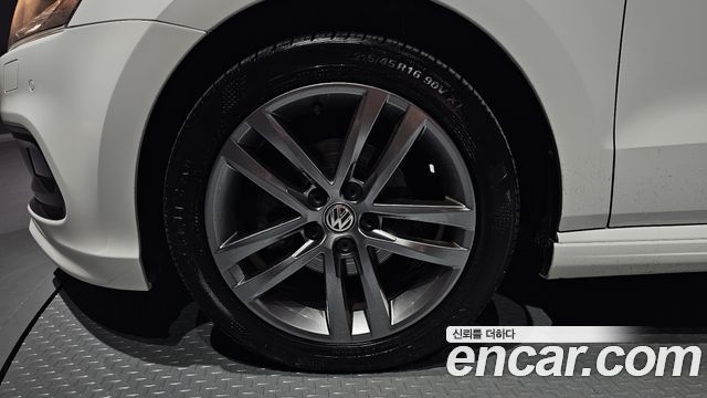 Volkswagen Polo 1.4 TDI R-Line 5th 2016 — фото 5