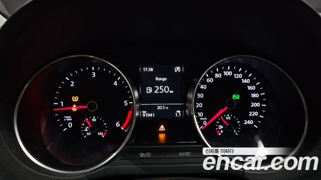 Volkswagen Polo 1.4 TDI R-Line 5th 2016 — фото 8