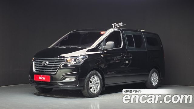 Hyundai Grand Starex Van 5-Seater Modern