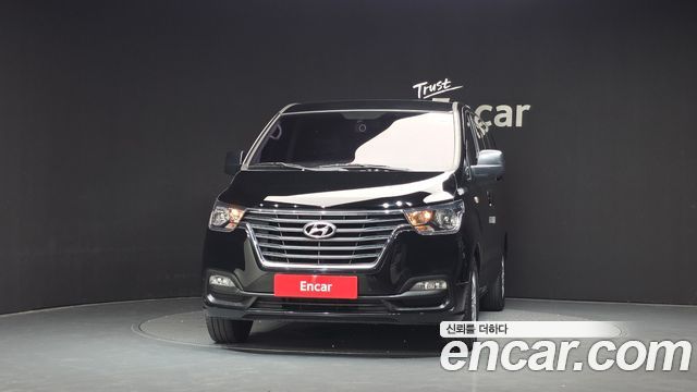 Hyundai Grand Starex Van 5-Seater Modern 2019 — фото 3