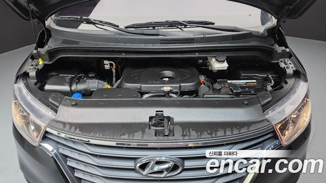 Hyundai Grand Starex Van 5-Seater Modern 2019 — фото 6