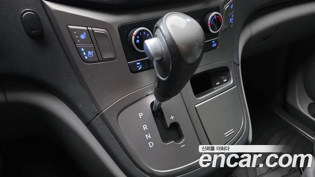 Hyundai Grand Starex Van 5-Seater Modern 2019 — фото 9