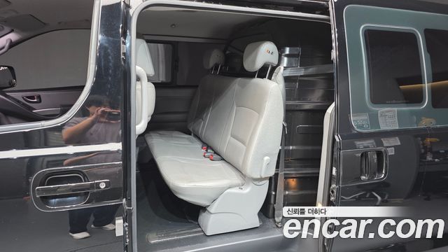 Hyundai Grand Starex Van 5-Seater Modern 2019 — фото 11