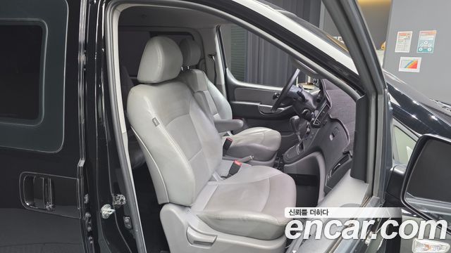 Hyundai Grand Starex Van 5-Seater Modern 2019 — фото 12