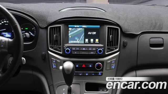 Hyundai Grand Starex Van 5-Seater Modern 2019 — фото 18