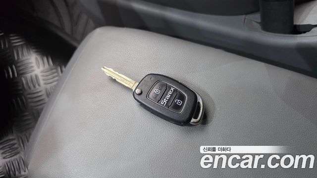 Hyundai Grand Starex Van 5-Seater Modern 2019 — фото 20