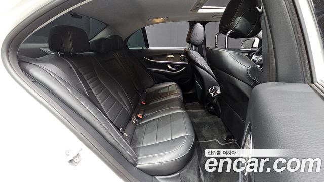 Mercedes-Benz E-Class (W213) E200 Avantgarde 2018 — фото 12