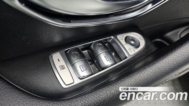 Mercedes-Benz E-Class (W213) E200 Avantgarde 2018 — фото 13