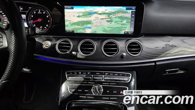 Mercedes-Benz E-Class (W213) E200 Avantgarde 2018 — фото 18