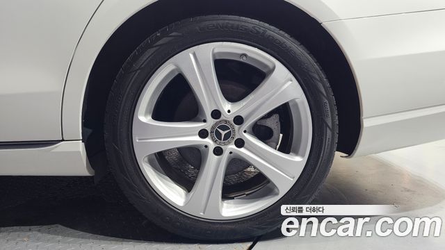 Mercedes-Benz E-Class (W213) E200 Avantgarde 2018 — фото 21