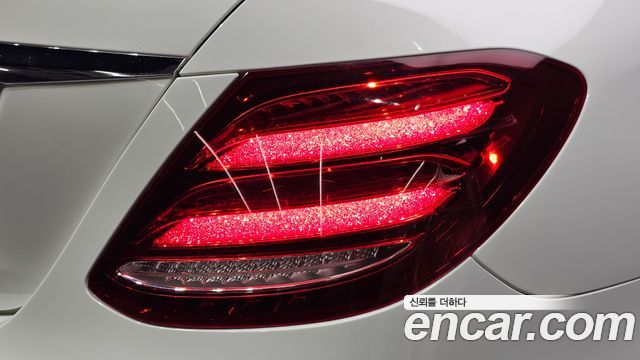 Mercedes-Benz E-Class (W213) E200 Avantgarde 2018 — фото 23