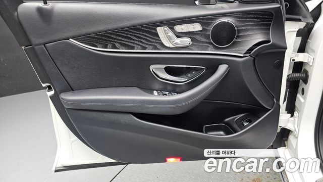 Mercedes-Benz E-Class (W213) E200 Avantgarde 2018 — фото 24