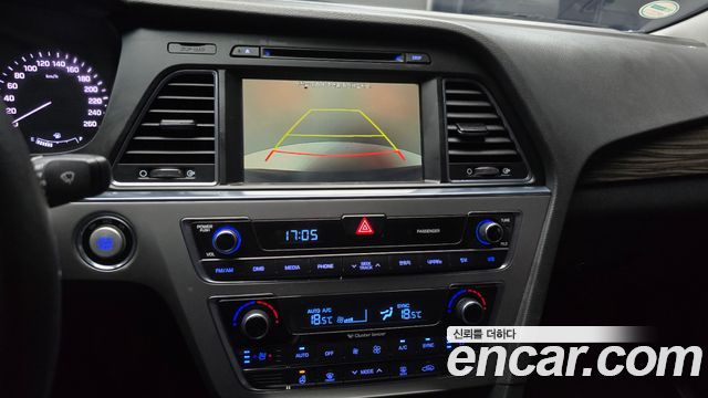 Hyundai Sonata (LF) 2.0 Premium 2015 — фото 16