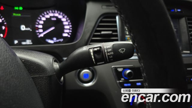 Hyundai Sonata (LF) 2.0 Premium 2015 — фото 17