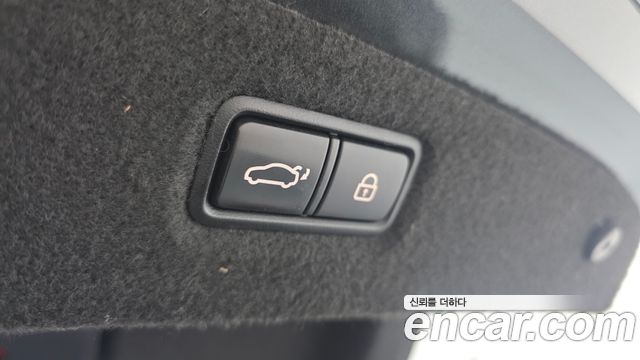 Genesis G90 3.3 T AWD Premium Luxury 2019 — фото 15