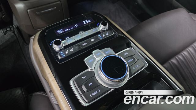 Genesis G90 3.3 T AWD Premium Luxury 2019 — фото 18