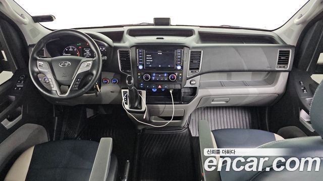 Hyundai Solati 15-seater Luxury 2025 — фото 7