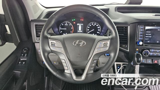 Hyundai Solati 15-seater Luxury 2025 — фото 11