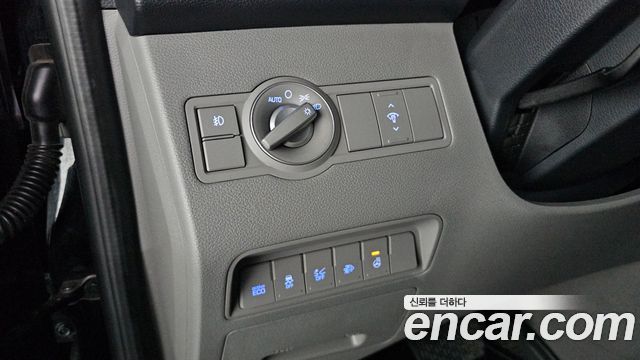 Hyundai Solati 15-seater Luxury 2025 — фото 14