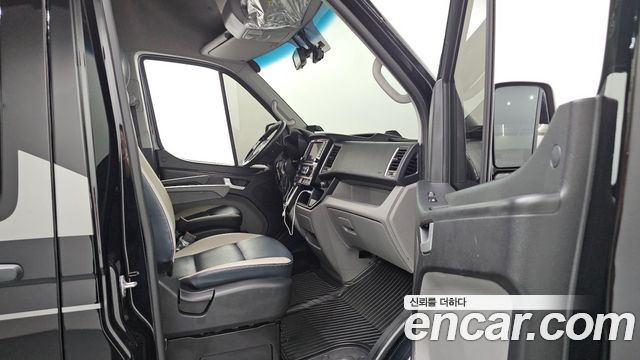 Hyundai Solati 15-seater Luxury 2025 — фото 16