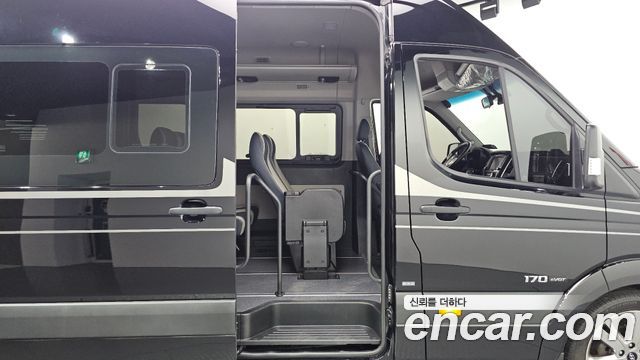 Hyundai Solati 15-seater Luxury 2025 — фото 17