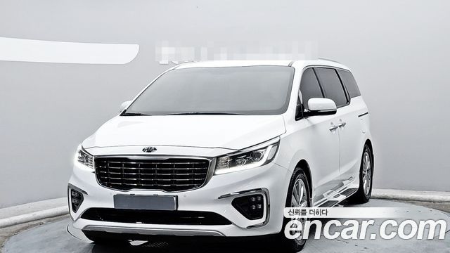 Kia Carnival 9-Seater Noblesse