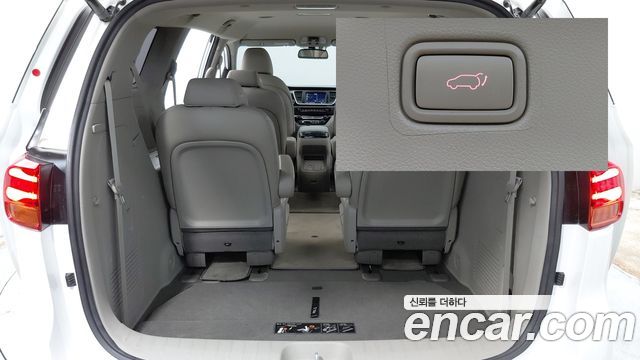 Kia Carnival 9-Seater Noblesse 2019 — фото 6