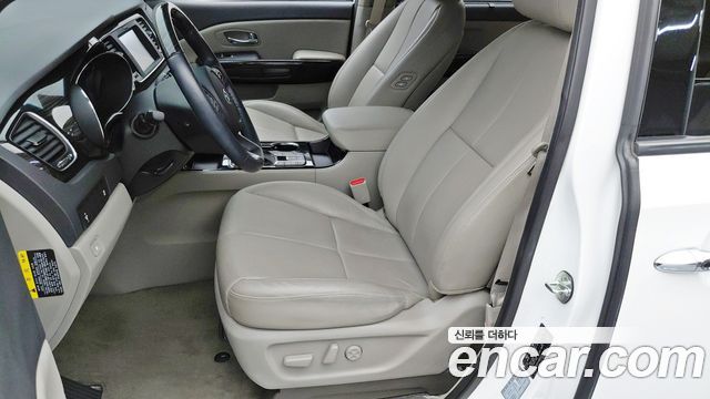 Kia Carnival 9-Seater Noblesse 2019 — фото 7
