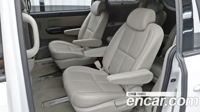 Kia Carnival 9-Seater Noblesse 2019 — фото 9