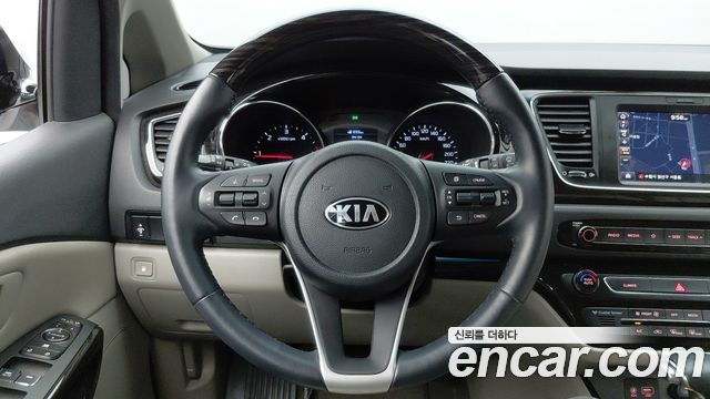 Kia Carnival 9-Seater Noblesse 2019 — фото 16