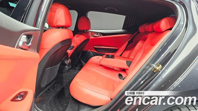 Kia Stinger 2.0 Turbo 2WD Platinum 2019 — фото 11