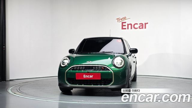 MINI Cooper S (IV) 5 Door Favoured 2025 — фото 3