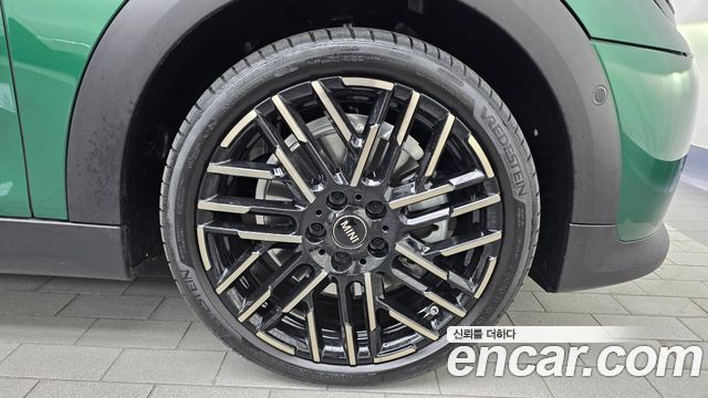 MINI Cooper S (IV) 5 Door Favoured 2025 — фото 21