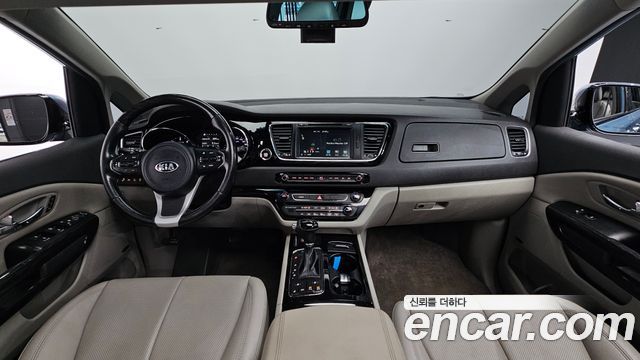 Kia Carnival 7-seater Limousine President 2016 — фото 7
