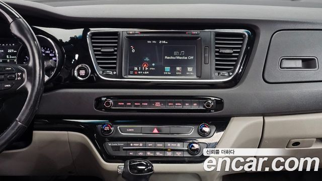 Kia Carnival 7-seater Limousine President 2016 — фото 15