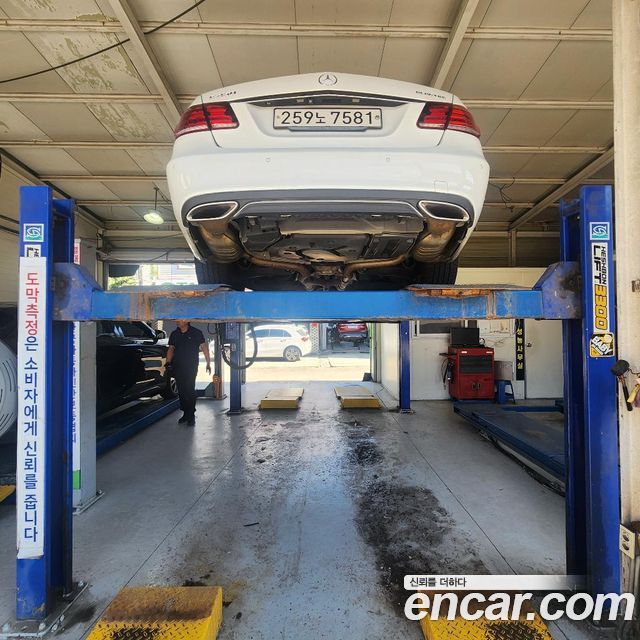Mercedes-Benz E-Class (W212) E250 BlueTec 4MATIC AV 2015 — фото 2