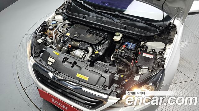 Peugeot 308 (II) 1.6 BlueHDi Allure 2016 — фото 6
