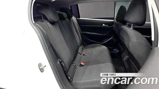 Peugeot 308 (II) 1.6 BlueHDi Allure 2016 — фото 12