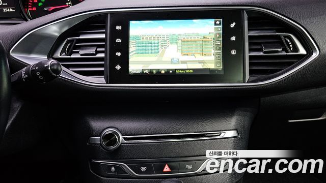 Peugeot 308 (II) 1.6 BlueHDi Allure 2016 — фото 14