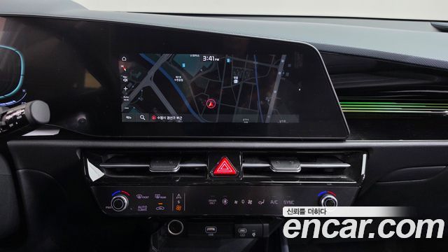 Kia Niro Signature 2022 — фото 12