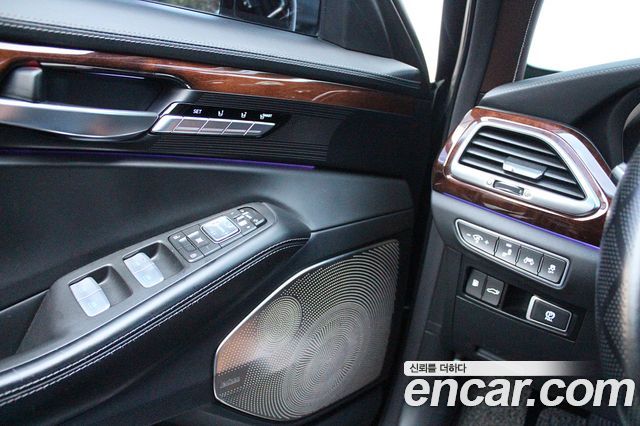 Genesis EQ900 5.0 GDI AWD Limousine Prestige 2016 — фото 8