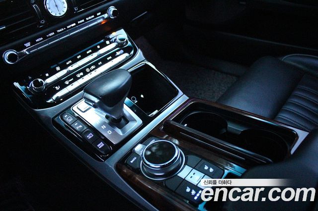 Genesis EQ900 5.0 GDI AWD Limousine Prestige 2016 — фото 15