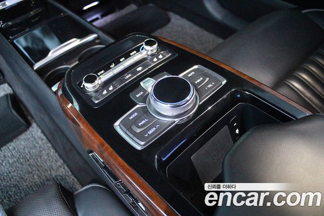 Genesis EQ900 5.0 GDI AWD Limousine Prestige 2016 — фото 19
