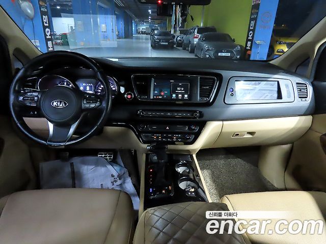 Kia Carnival 9-seater Hi-Limousine Prestige 2016 — фото 7