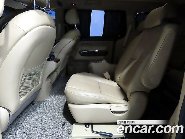 Kia Carnival 9-seater Hi-Limousine Prestige 2016 — фото 17