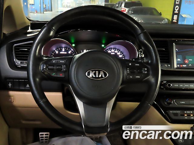 Kia Carnival 9-seater Hi-Limousine Prestige 2016 — фото 18