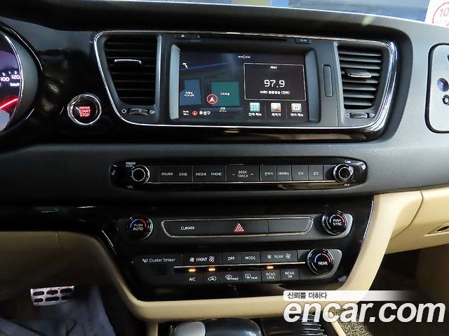 Kia Carnival 9-seater Hi-Limousine Prestige 2016 — фото 19