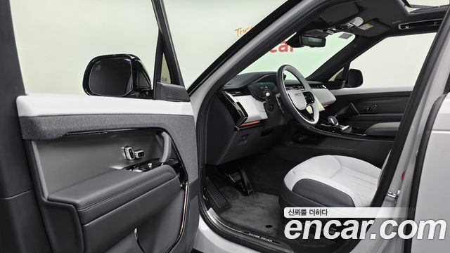 Land Rover Range Rover Sport (III) P550E Dynamic HSE 2026 — фото 10